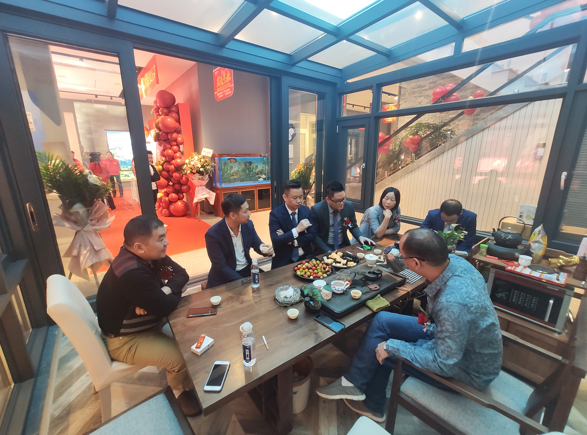 超凡国际李董亲临现场签售